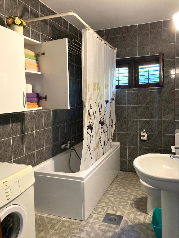 Apartman Carmak Ulcinj Exterior photo